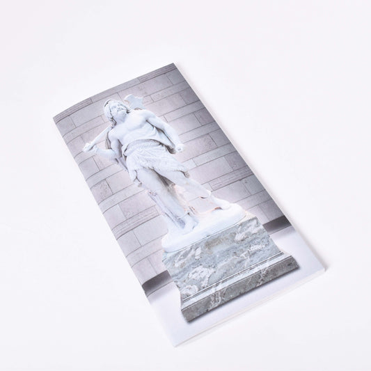 Skisshäfte med skulpturen Tor från NAtionalmuseums skulpturgård