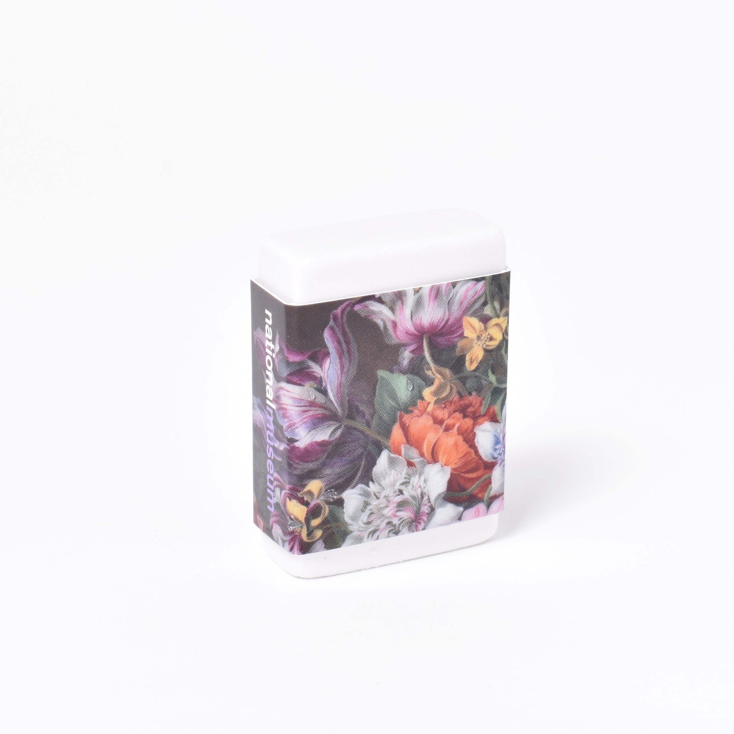 suddgummi med blomsterstilleben och nationalmuseums logga