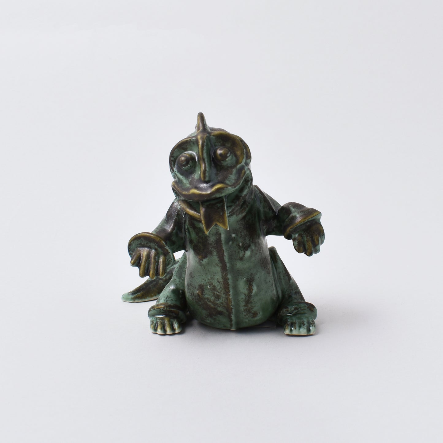 Keramikfigurinen Pushi från kollektionen Drakvalpar av Wilhelm Kåge