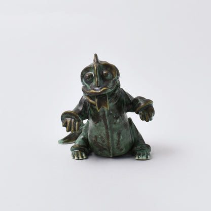 Keramikfigurinen Pushi från kollektionen Drakvalpar av Wilhelm Kåge