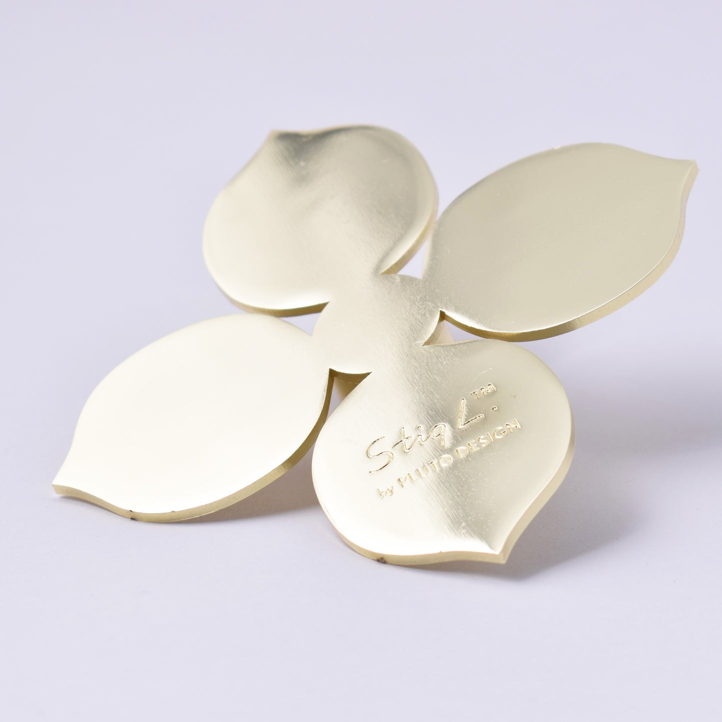 Undersida av ljusstake med Stig Lindbergs signatur