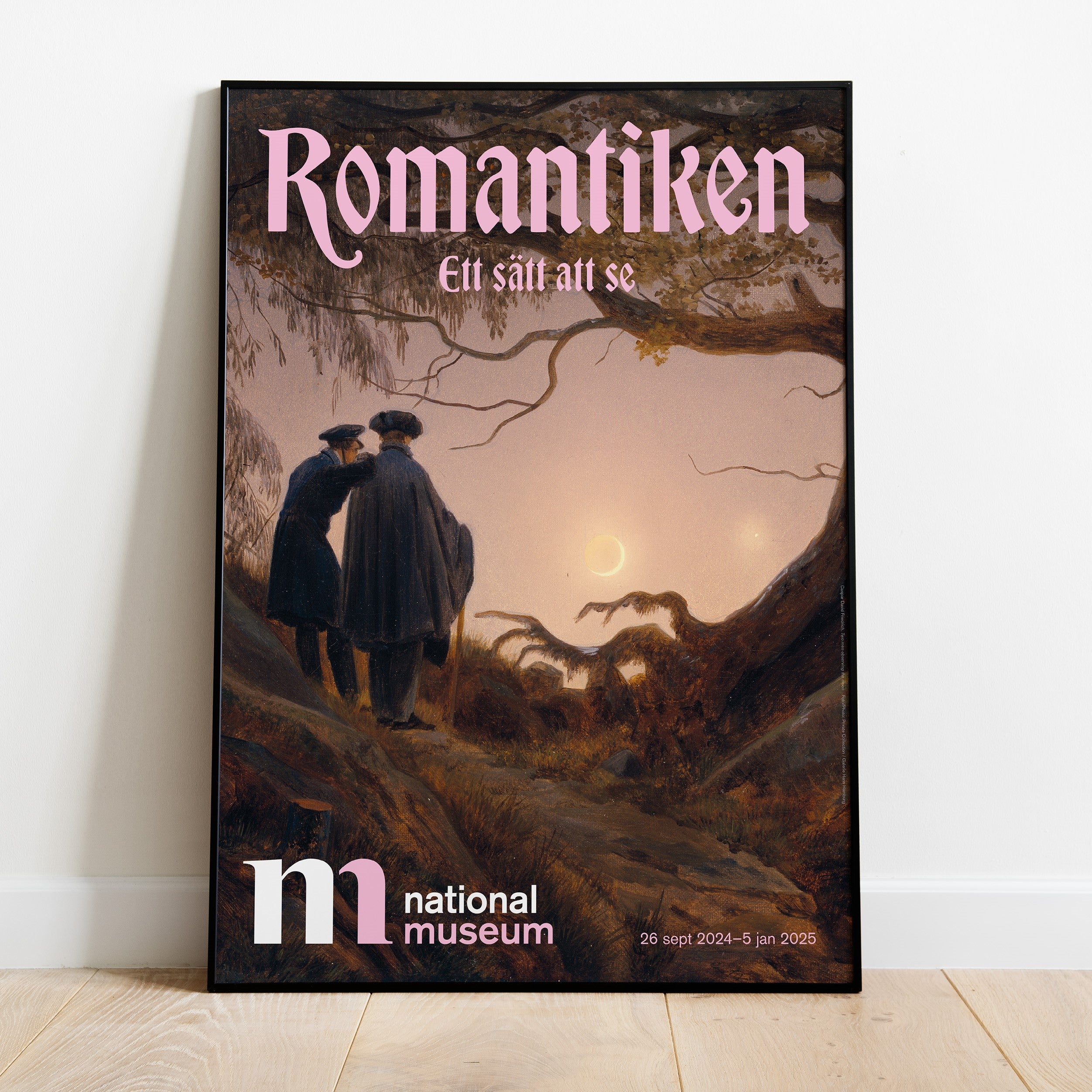 Poster i svart ram med målning av Caspar David Freidrich från Nationalmuseums utställning Romantiken