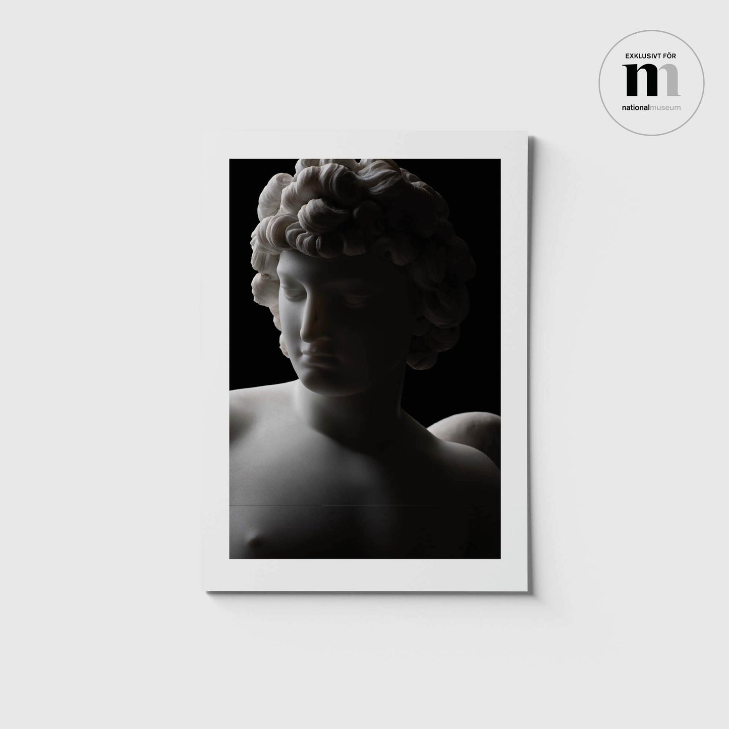 svartvitt vykort i a5 format med skulpturen Amor från utställningen Sergel på Nationalmuseum