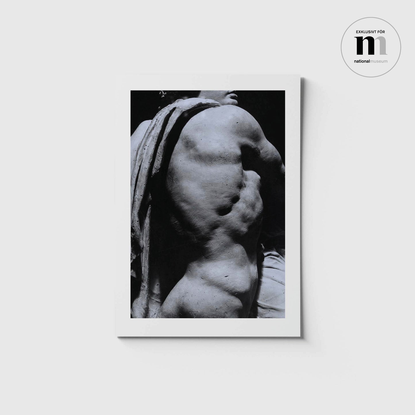 vykort i a5 format med skulpturen mars muskulösa kropp från utställningen Sergel på Nationalmuseum