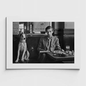 Svartvit poster med leo zimmerman och hund på Le Dôme i Paris