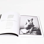 Ladda upp bild till gallerivisning, insida i boken crossing borders med svartvitt fotografi av jonas gardell
