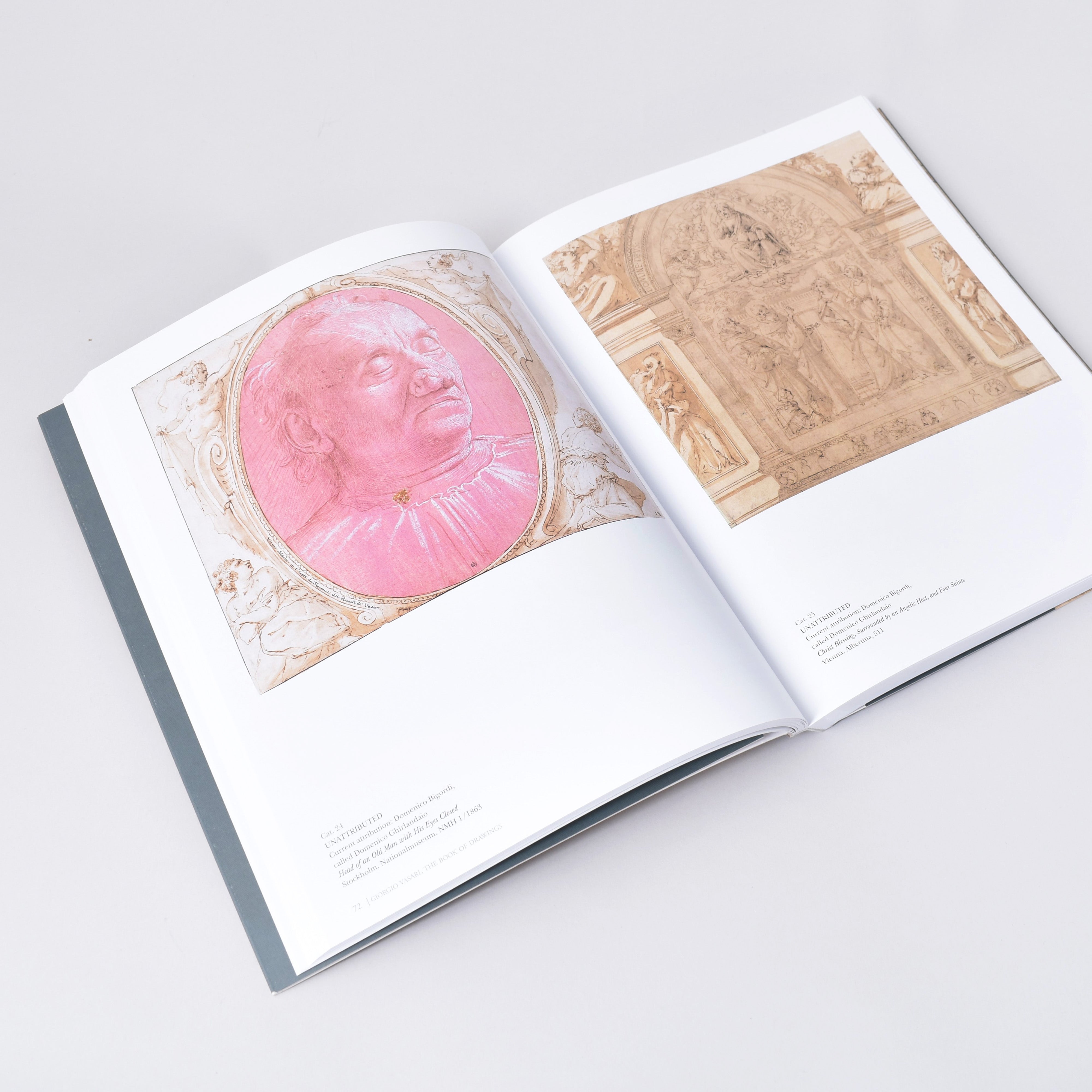 Insida i boken Giorgio Vasari - the book of drawing med bilder på två teckningar ur samlingen