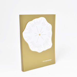 boken konceptdesign i guldig pärm från nationalmuseum