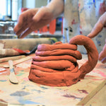 Ladda upp bild till gallerivisning, kopp skapad med DAS lera i färgen teracotta
