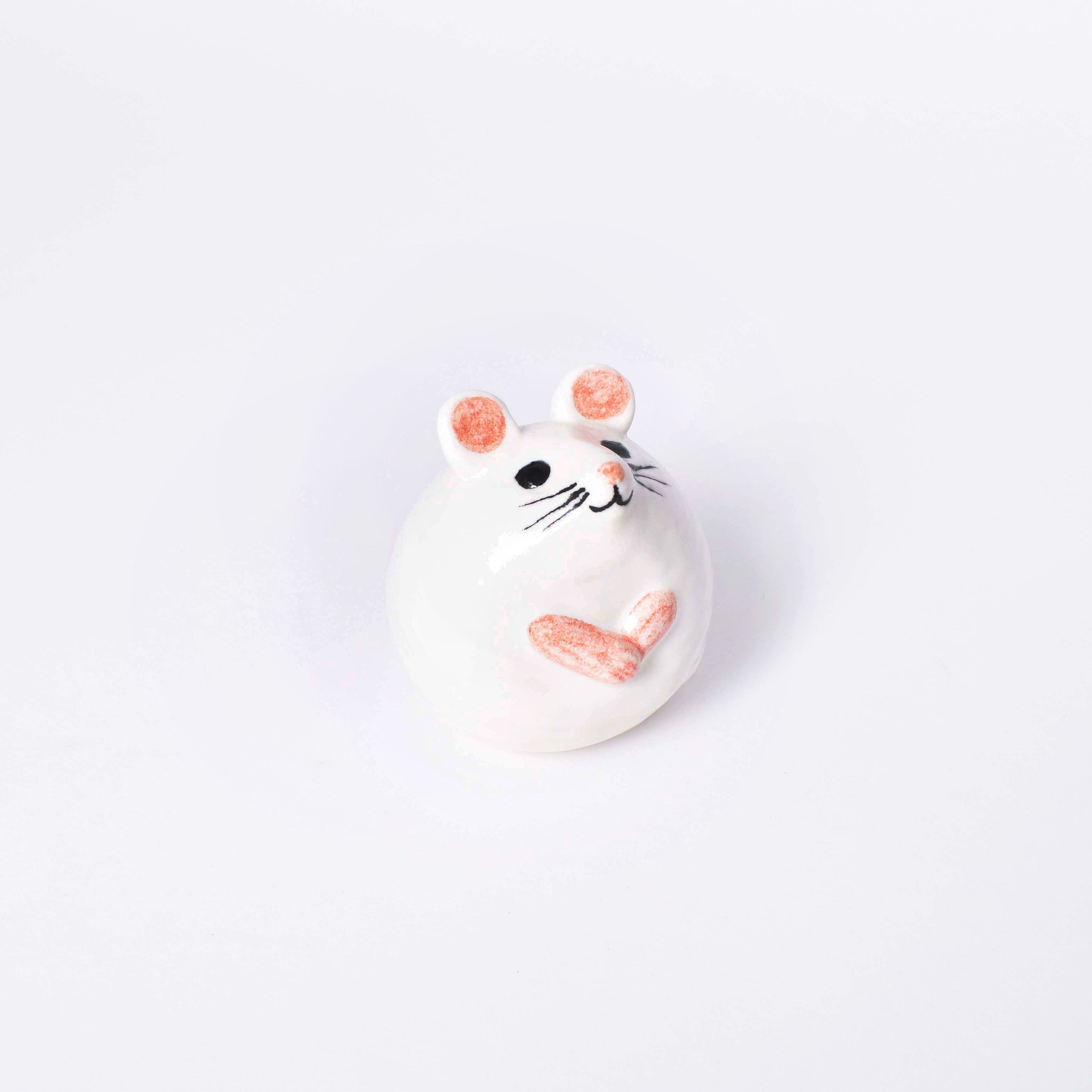 Lisa Larson vit mus i keramik med rosa öron, nos och tassar