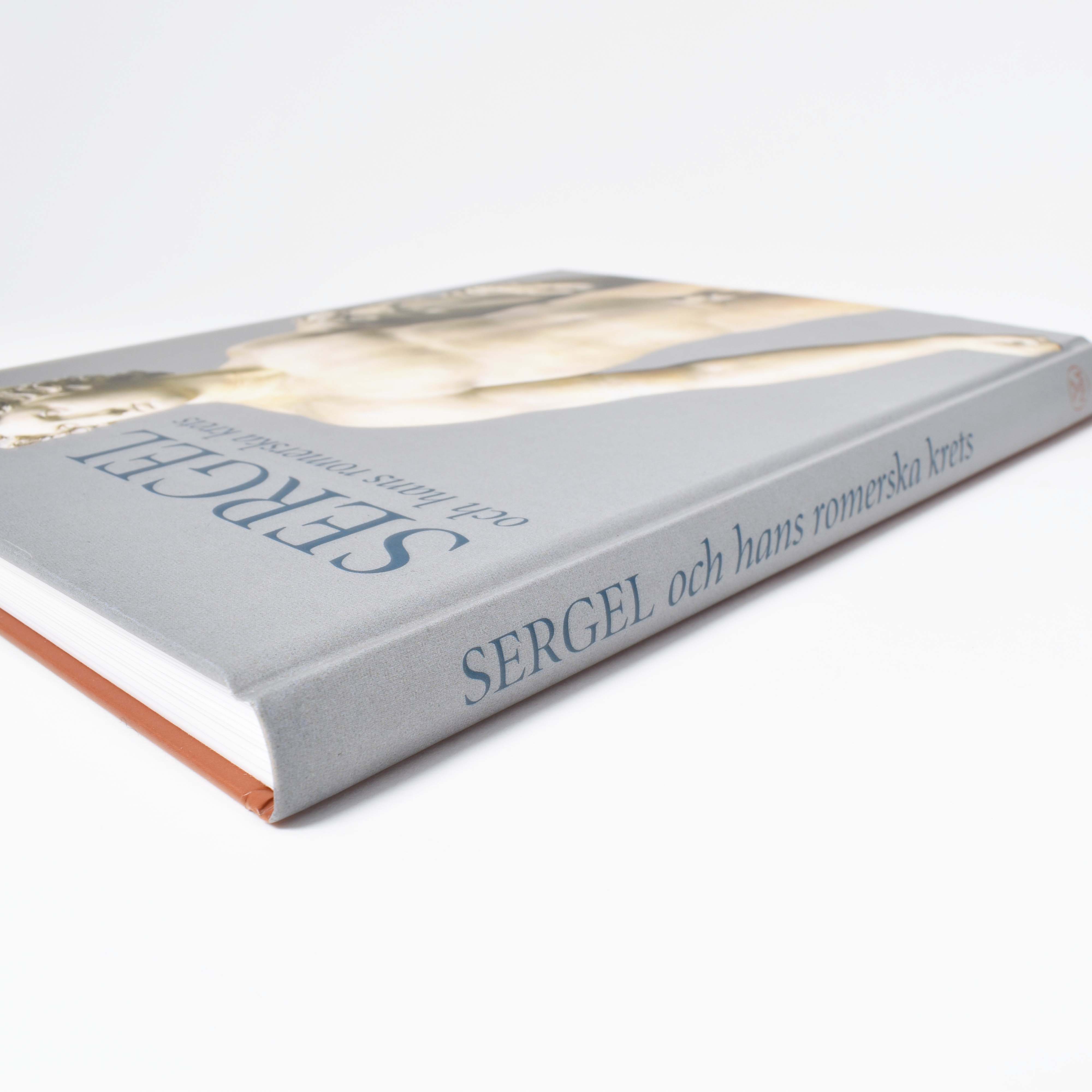 Närbild på bokens titel "Sergel och hans romerska krets"